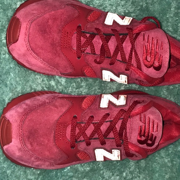 All red suede New Balance - Picture 1 of 3